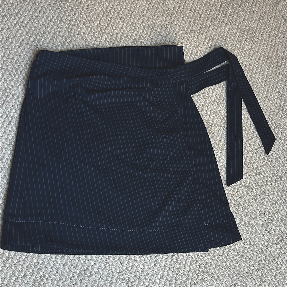 Chic Navy and White Pinstripe Skirt